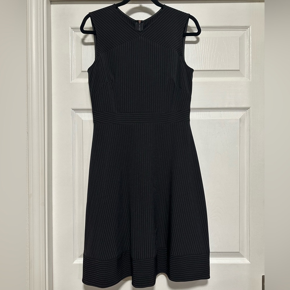 Tahari Arthur S Levine Black w Stripes Sleeveless Dress Size 6